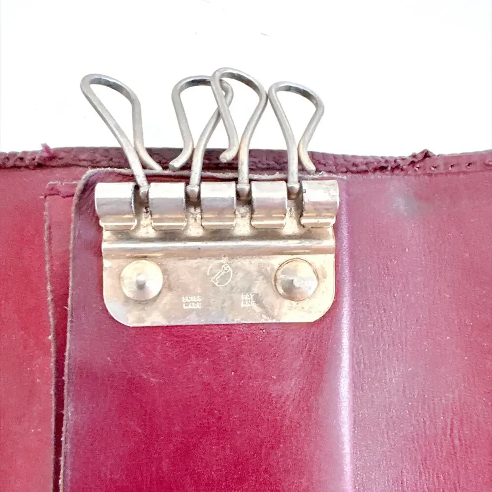 VINTAGE GUCCI BURGUNDY LIZARD EMBOSSED LEATHER KEY CASE